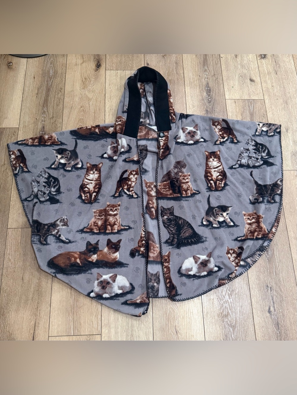 Vintage Black Mountain CATS Fleece Hooded Poncho One Size Plus